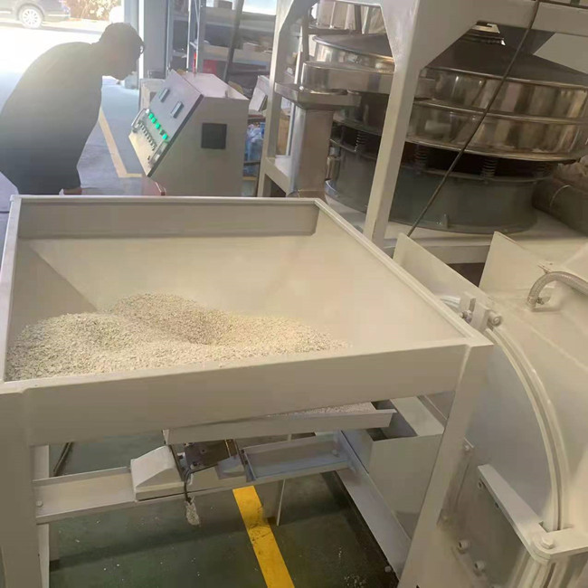 Большая емкость водяного охлаждения машины Pulverizer PVC 120 сеток филируя
