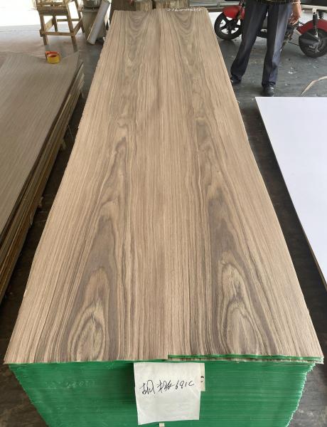 Engineered Walnut Veneer Natural Walnut Wood Color For Furniture Manufacture
