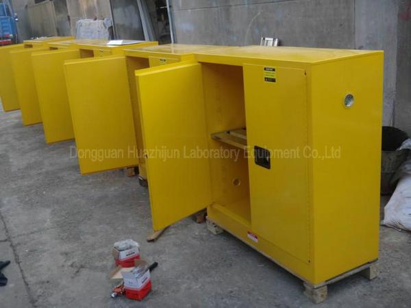 Durable Flammable Liquid Storage Locker , Rustproof Fire Safe Cabinet Chemicals