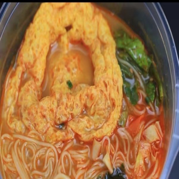 Hongkong Style Fat Juice Flavored Instant Noodles Very Spicy And Little Sweet China noodles China food