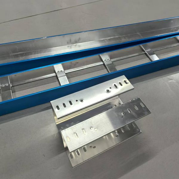 Commercial Instrument Cable Tray Conductive Aluminum Ladder Organiser Floor Mounted