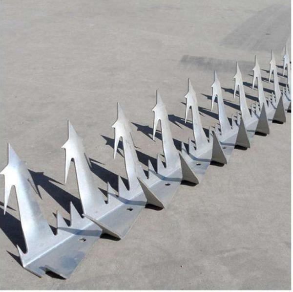 Hot Dipped Galvanized Single Razor Fence Security Spikes 1.25m Length