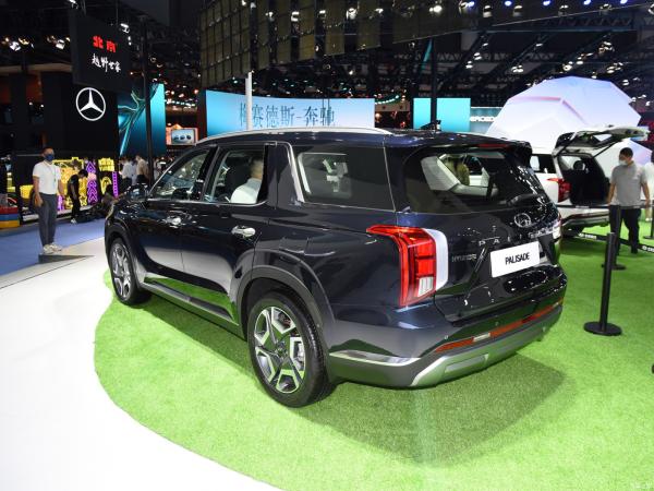 2023 Hyundai Palisade GLS 3.5L 5-Door 7-Seat SUV with Automatic Four-Wheel Drive