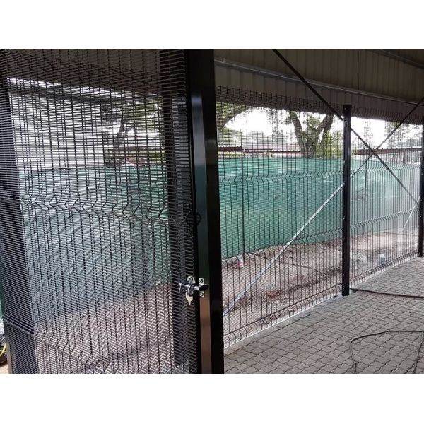 Powder Coated 3.5mm Anti Climb Fencing 358 Prison Mesh Security 2.4m Height