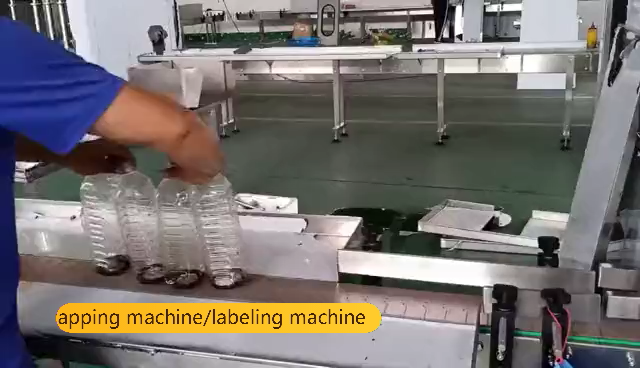 машина автоматического винта 2000pcs/Hour покрывая с конвейерной лентой
