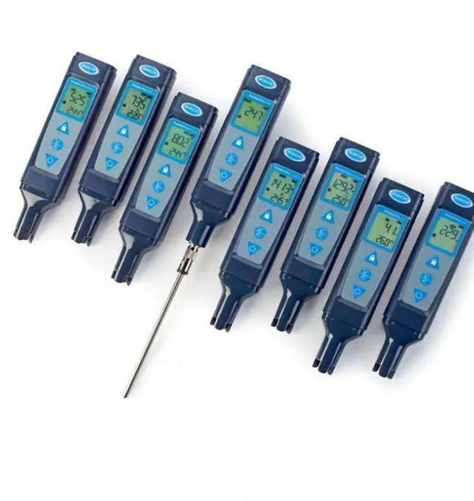 Professional Hach DR300 municipal water analyzer