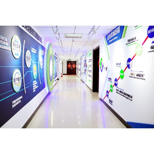 Двор парка сада на открытом воздухе детей места качания веревочки спортивной площадки чистых безопасный коммерчески