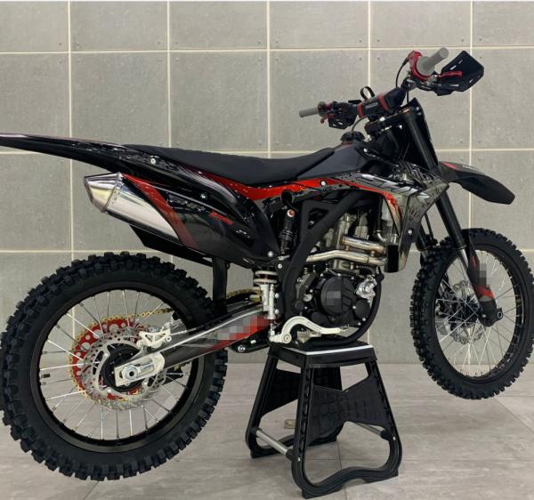 Fashionable 4 Stroke Long Distance Enduro Motorcycles Multiple Color