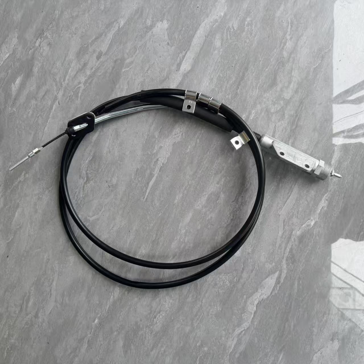 MK515732 Metal Rubber Front Handbrake Cable For Mitsubishi Fuso Canter 3050