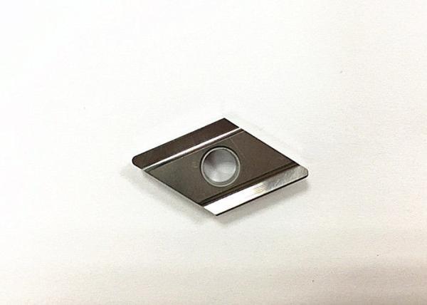 Insertores de torneamento cermet não revestidos para usinagem de aço carbono / aço ligado DNGG1504