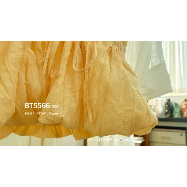 Fluffy texture Polyester Yarn Fabric 87GSM Comfortable Soft Shirt Fabric