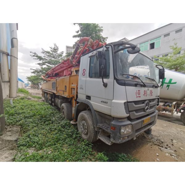 2013 Pompe à béton Putzmeister 53m Couleur orange Amplitude vibrante 2,6 mm Version