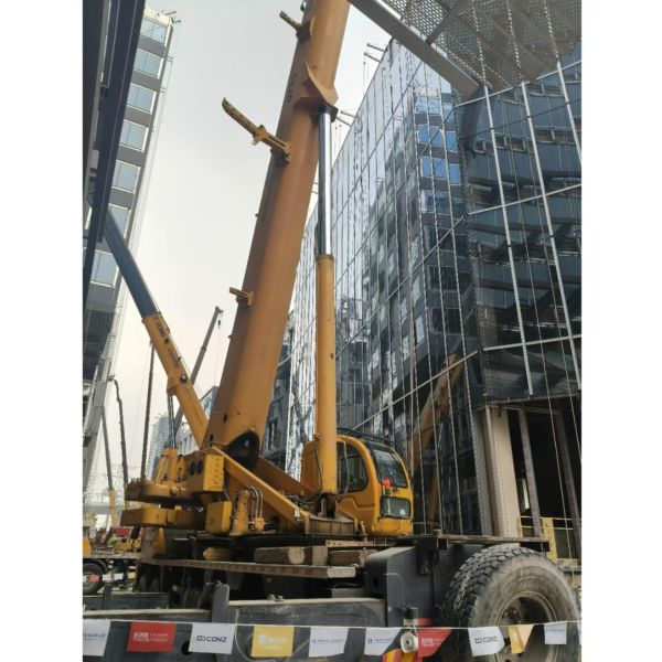 2022 Xc mg 80 ton truck crane Yellow a Official Lifting Capacity QY80K5D stock