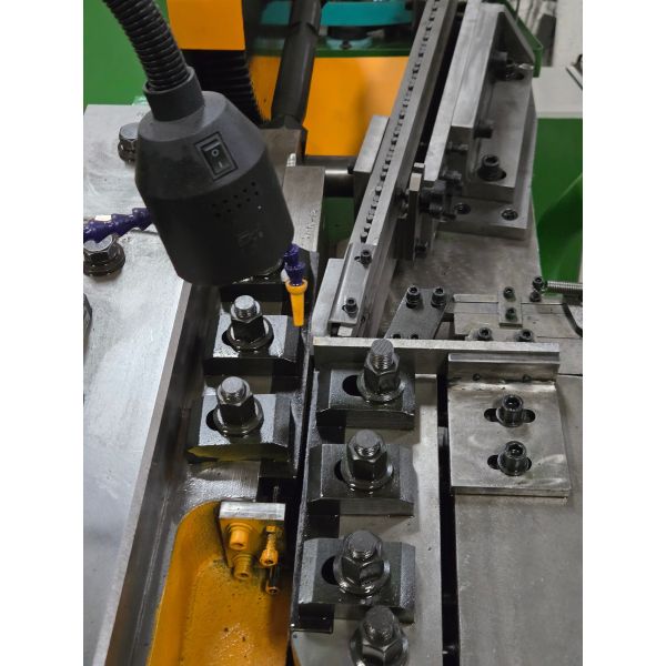 Precision Engineered Thread Rolling Machine High Speed Stable Thread Roller For Drywall Screw Bolt Fastener Making