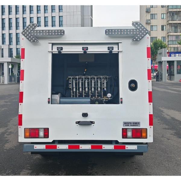 2.2m3 Water Tank Road Maintenance Vehicle Pure Electric 665kg 600kg Loading Capacity