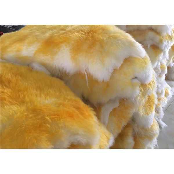 Многоразовый двойной, который цвет желтого цвета перчатки перчатки встали на сторону автомобиля моя с шерстями 100% чистыми