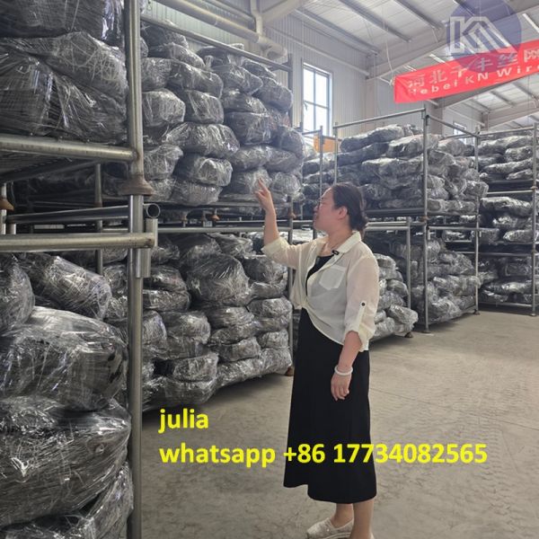 Ukraine's Barely Noticeable Obstacle 10x10x1.4m MZP Putanka Fence Anti Tank Wire Quick Dispatch Ample Inventory