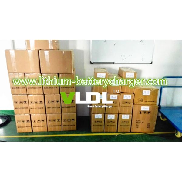 Portable Electric Golf Cart Charger 36V 25A CC CV Smart Charging 1500W High Power