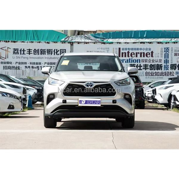 Panoramic Sunroof and Convenience 2023 Toyota Highlander SUV