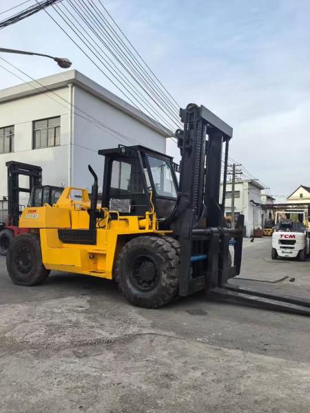 Shanghai Used TCM FD230 23-Tons Handling Wheel Forklift New Paint Internal Combustion Forklift in Stock