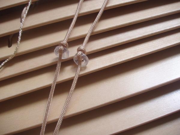 25mm 100% basswood venetian blinds for windows with steel headrail and wooden bottomrail