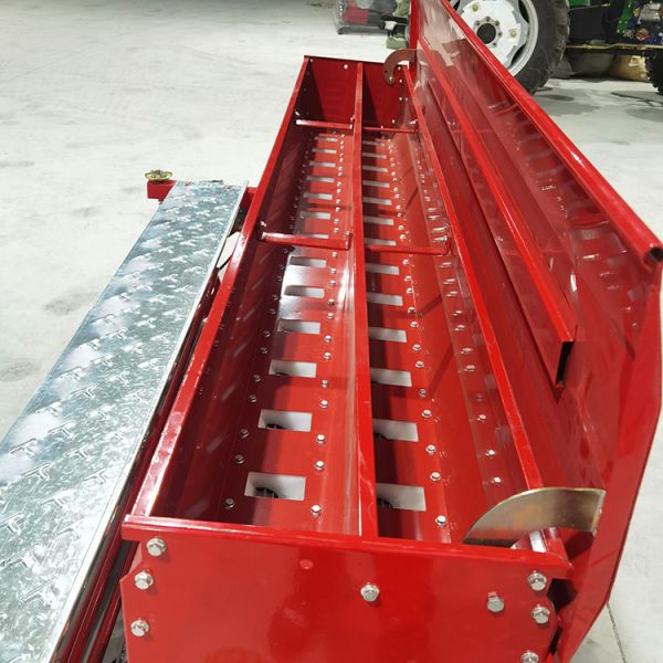 9 - 24 larguras 1350 - 3600mm do funcionamento da máquina de semear do trigo do trator das fileiras