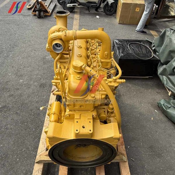 Komatsu S6D105-1 6-cylinder Turbocharged Diesel Engine