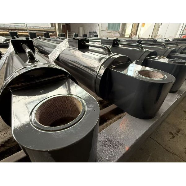 High Tonnage Hydraulic Luffing Cylinder With Hard Chrome Plated Steel Protective Cover