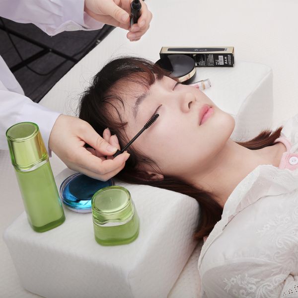 Curved Groove Memory Foam Head Pillow 45-60D Density Velvet / Textile Fabric Outer Cover