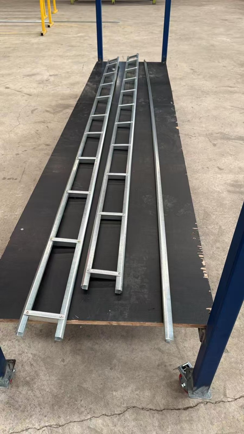 0.6-1.2mm Thickness Embossing Bottom 21*15mm Metal U Channel Roll Forming Machine
