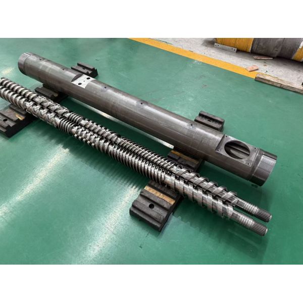 Parallel Twin Screw and Barrel with Ra0.4um Surface Roughness 37kW Main Motor Power and 4 Barrel Cooling Zones