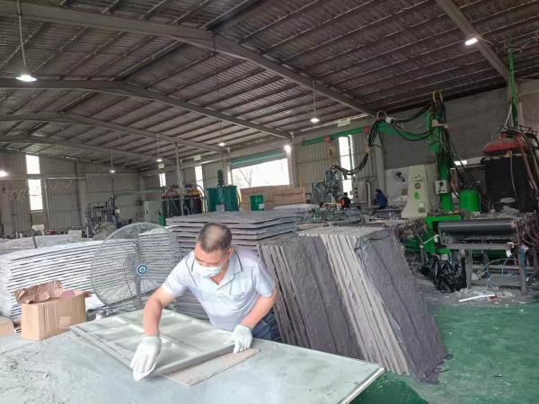 O falso do poliuretano apedreja a pedra clara ultral artificial barata do plutônio do painel de parede para o revestimento da parede interior