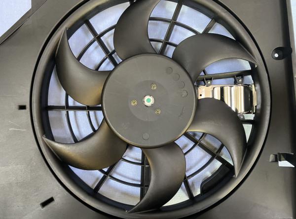1711 7561 757 BMW Radiator Fan E46 Engine Spare Parts