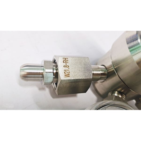W21.8 RH Stainless Steel Pressure Regulator R11 Cylinder Connector PTEE
