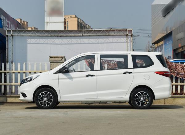 Auchan A600ev Electric Changan Car EV MPV With 5 Doors 5 Seats