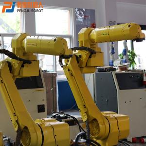 M-20iA utilise des robots FANUC pour couper des robots fraiseurs, des robots de