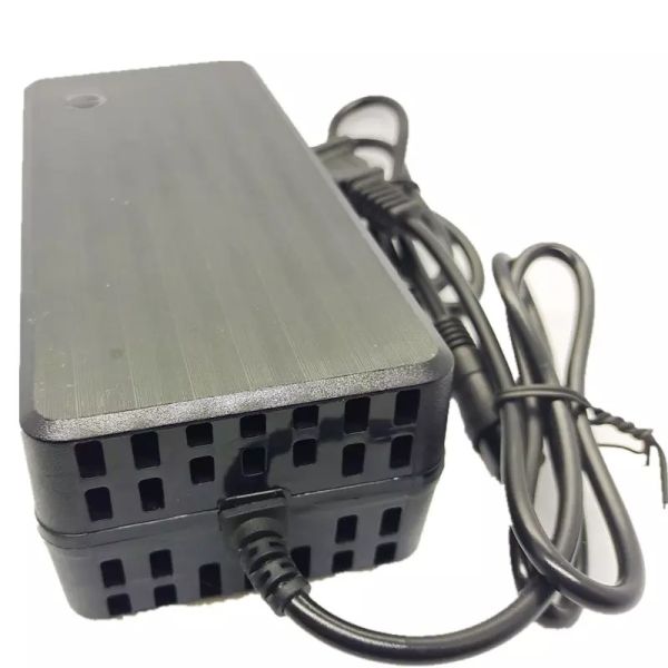 Заряжатели литий-ионного аккумулятора Hoverboard 54.6V 5A 12 вольта