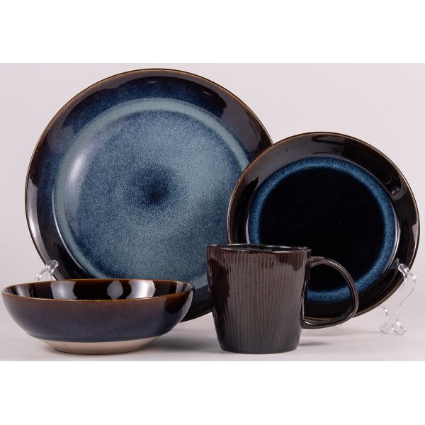 Dinnerware set