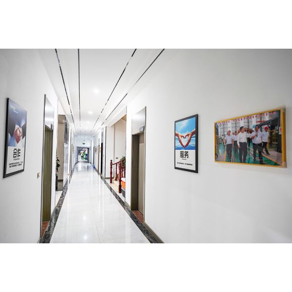 Heavy Duty Tire Shredder Machine with SKD11 Blade and 22 Power for Waste Tire Recycling