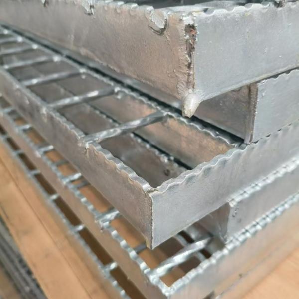 Grilles en acier galvanisé: protection contre la rouille