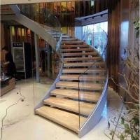 Escalões giratórios em espiral Balustradas de vidro Guinchos curvos Temperados para escadas