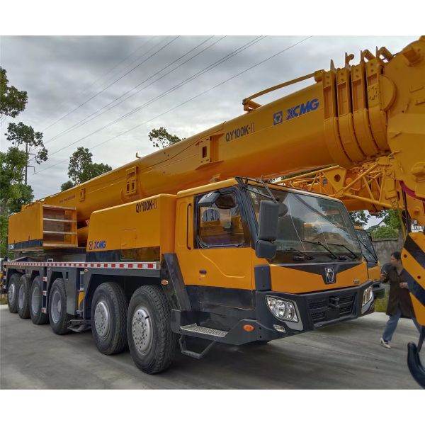 QUY 80T 100T 115T 120T 200T 220T 270T 300T 320T Truck Crane with Briggs Stratton Engine