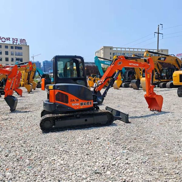 Used Hitachi 50U Excavator Original Color 128.7KW Engine Power 5 Ton Mini Digger At Affordable