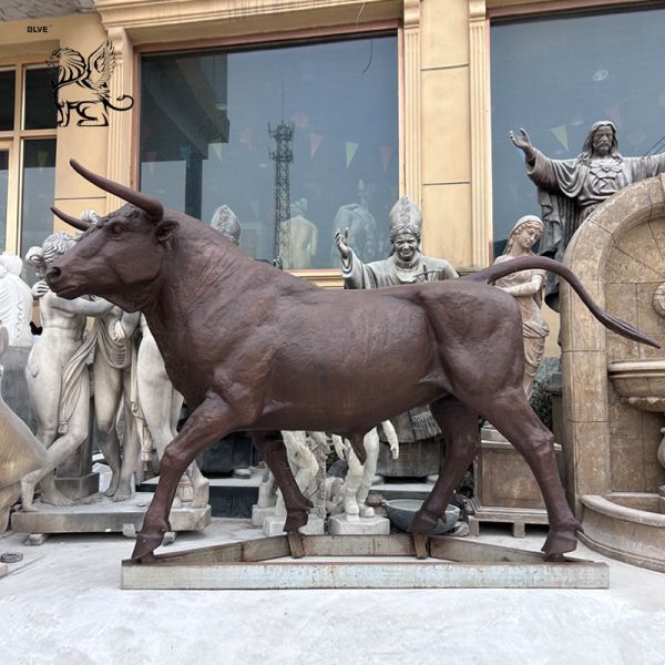 Brass Bronze Bull Sculpture Life Size Cattle Metal Animal Garden Decoration Statue Outdoor Custom