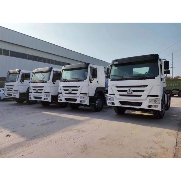 Sinotruck HOWO 6*4 Тракторный грузовик с двигателем объемом 6-8 л и мощностью 351-450 л.с.