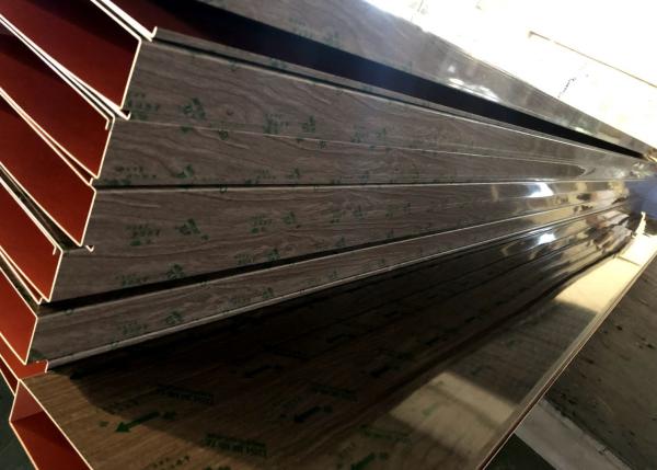 Teto de alumínio revestido rolo do defletor da cor de madeira para o shopping 12 anos de garantia