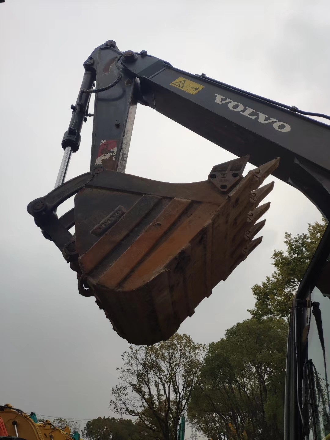 Эксплуатационный экскаватор Volvo EC80D из Китая