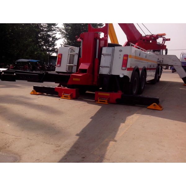 Howo 8*4 50T Hydraulic winch: 15 tons*2 rotate for 360 degree heavy duty wrecker truck