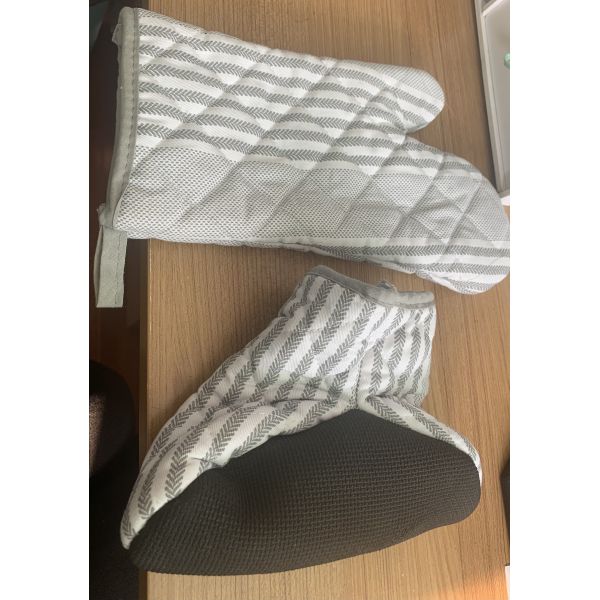 Microwave Oven Heat Resistant Gloves Pot holder Silicone Oven Mitt Set