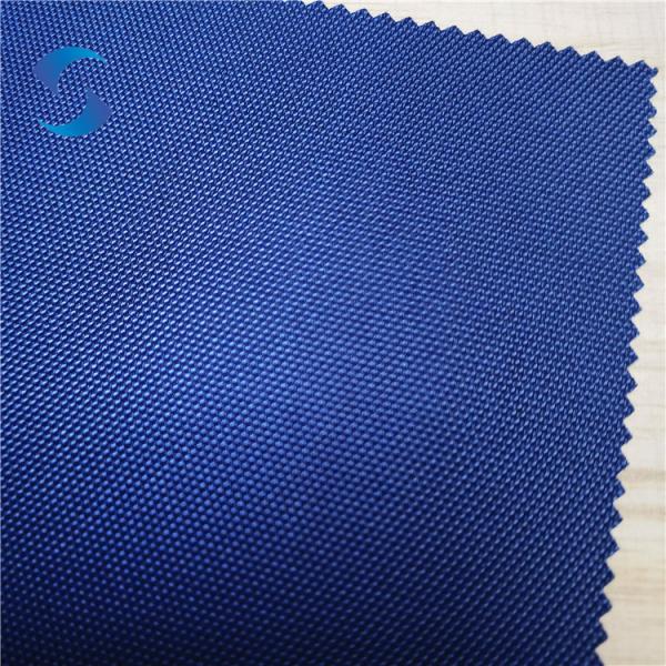 180GSM bleu PU revêtu 100Tissu polyester 600D tissu oxford pour tente 5*3 densité tissu oxford
